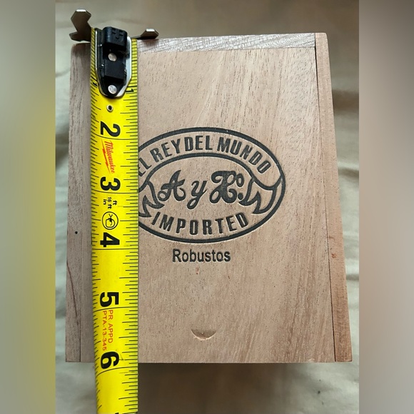 ELREYDEL MUNDO Empty Wooden Cigar Box - Picture 6 of 7